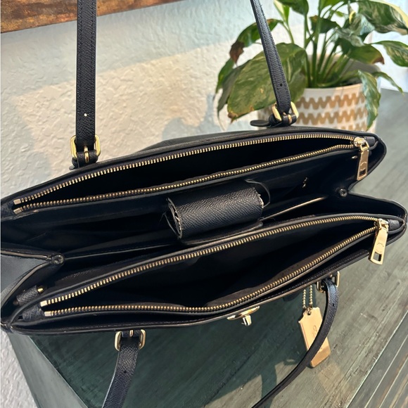 COACH purse - Picture 3 of 3